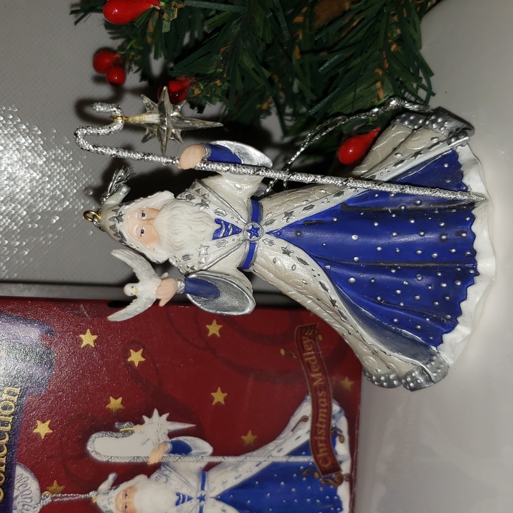 2000 Special Millennium Francisco Music Box Company Winter Santa Claus Ornament
